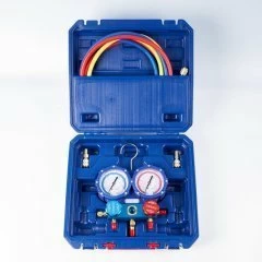 Манометрическая станция DSZH WK-P6002B (R32/134/407/410; 2-х вент; шланги 1.5м до 55 Bar-1/4SAE, 2 адаптера AD89, манометры 80мм, кейс)